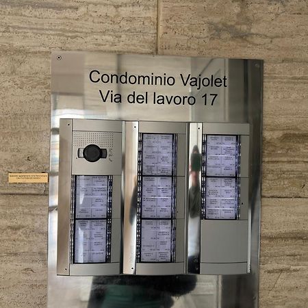 Splendido Appartamento In Zona Fiera A Bologna Bagian luar foto